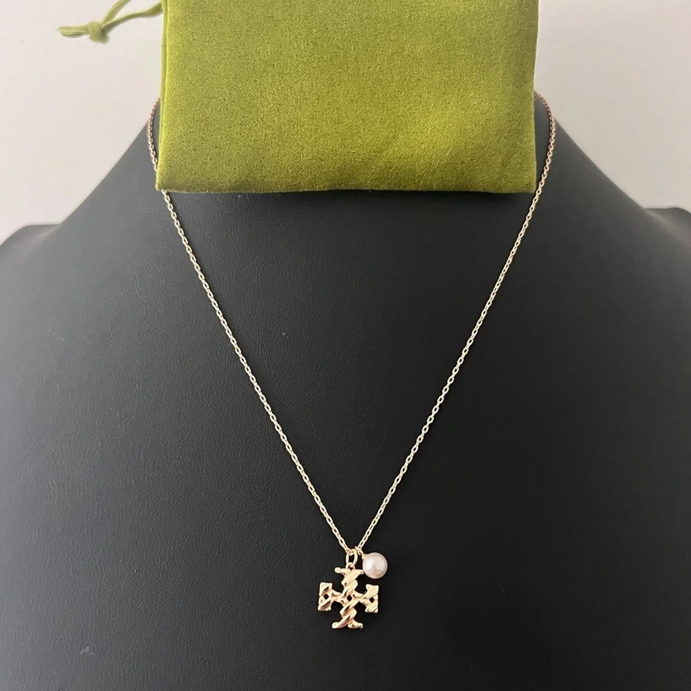 Tory Burch Twisted Rope Pearl Gold Pendant Necklace